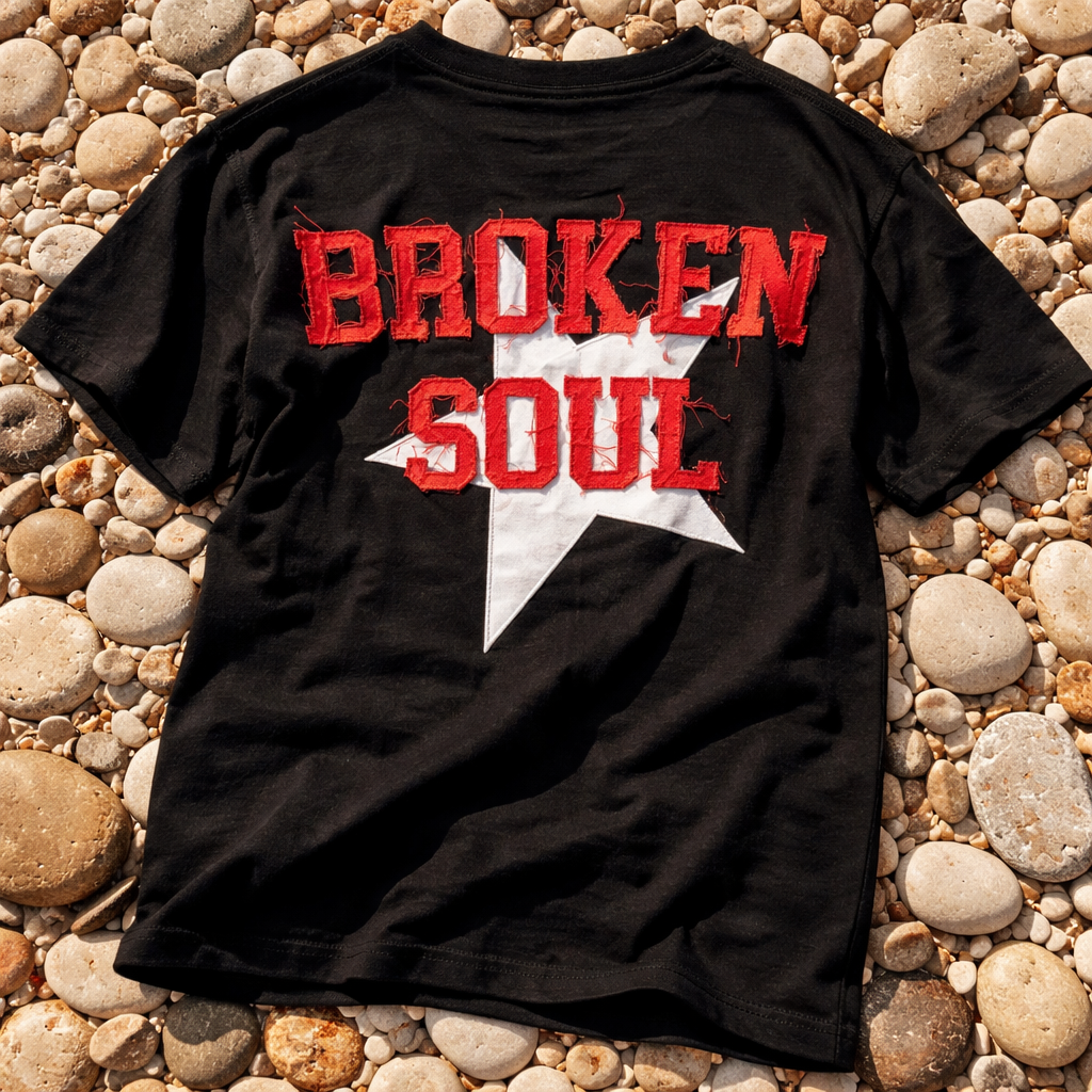 Camiseta Oversize “Broken Soul” Negra – Unisex
