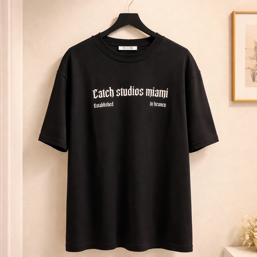 Camiseta Minimalista “Catch Studio” Negra – Unisex