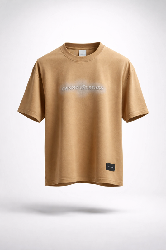 Camiseta Oversize “Cannot Surpass” Camel – Unisex